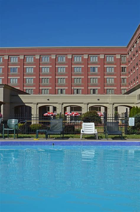 Hotels near Mountaineer Casino Resort 